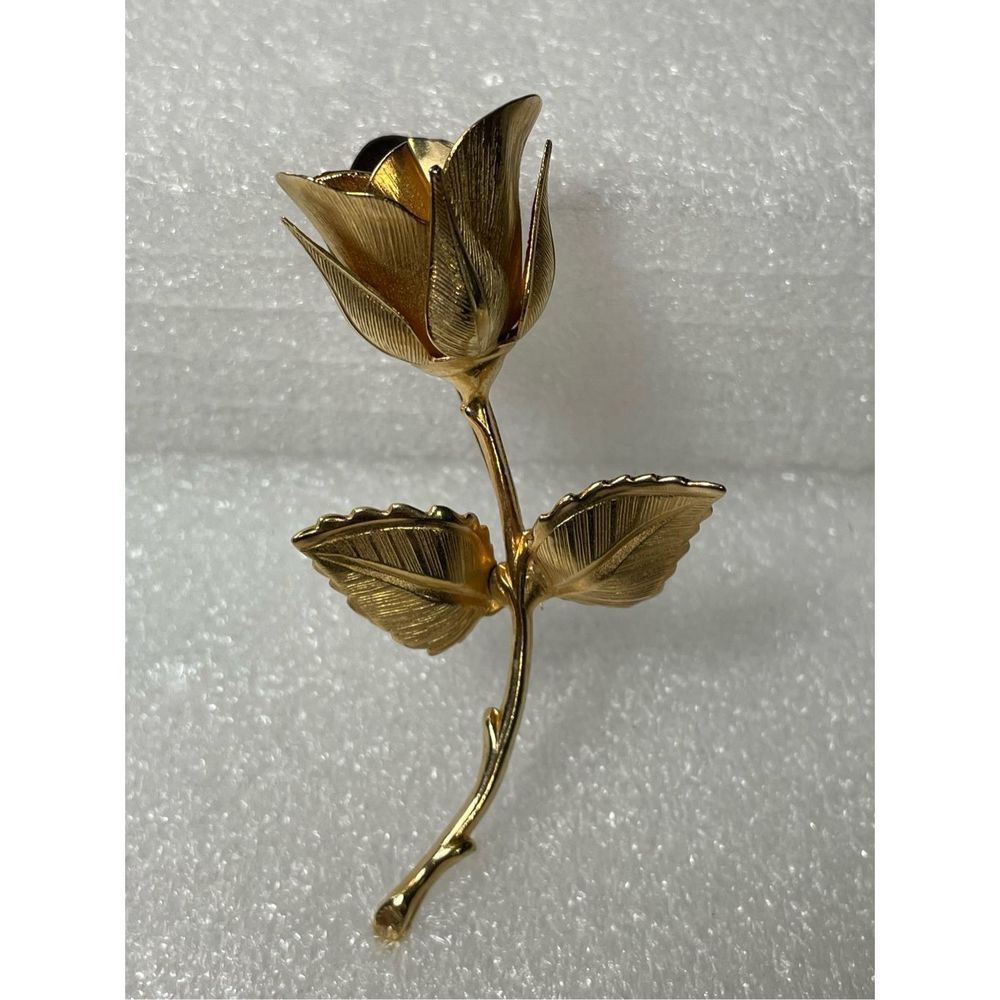 Vintage Giovanni Gold Tone Rose With Stem Brooch